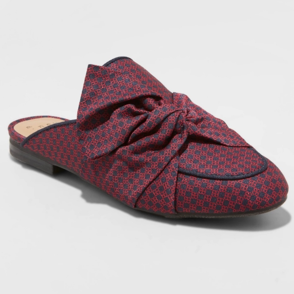 Shoes - Picture 2 of 3